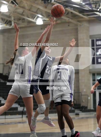 Thumbnail 2 in College Park @ College Station photogallery.