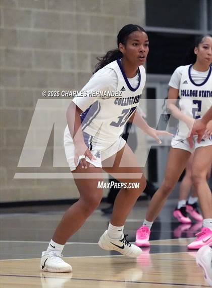 Thumbnail 1 in College Park @ College Station photogallery.