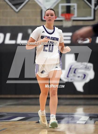 Thumbnail 3 in College Park @ College Station photogallery.