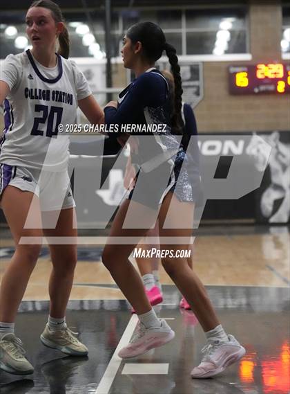 Thumbnail 3 in College Park @ College Station photogallery.