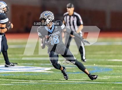 Thumbnail 2 in Flour Bluff vs Paetow (UIL 5A D1 State Semifinal) photogallery.