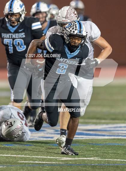 Thumbnail 1 in Flour Bluff vs Paetow (UIL 5A D1 State Semifinal) photogallery.