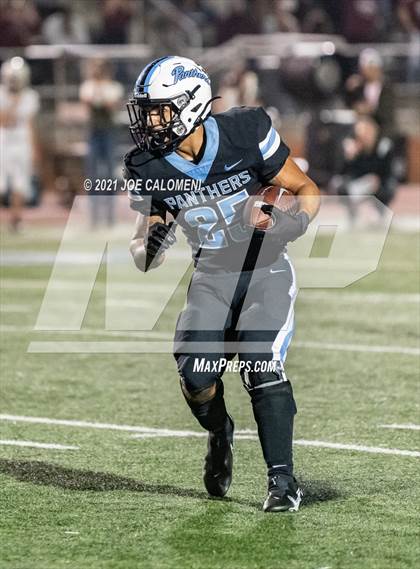 Thumbnail 3 in Flour Bluff vs Paetow (UIL 5A D1 State Semifinal) photogallery.