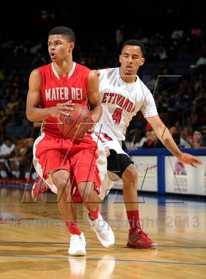 Thumbnail 3 in Etiwanda vs. Mater Dei (CIF SoCal Regional Open Division Final) photogallery.