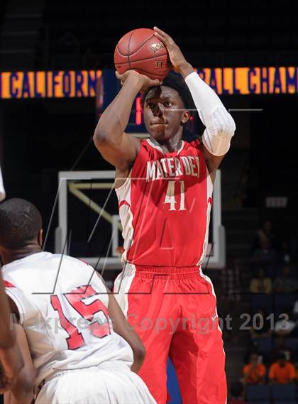 Thumbnail 3 in Etiwanda vs. Mater Dei (CIF SoCal Regional Open Division Final) photogallery.