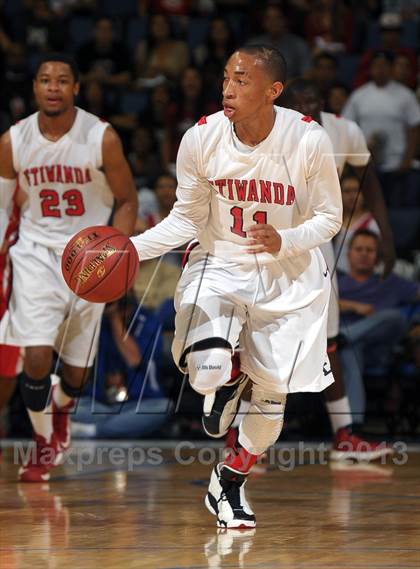 Thumbnail 3 in Etiwanda vs. Mater Dei (CIF SoCal Regional Open Division Final) photogallery.
