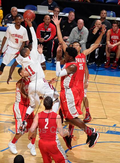 Thumbnail 3 in Etiwanda vs. Mater Dei (CIF SoCal Regional Open Division Final) photogallery.