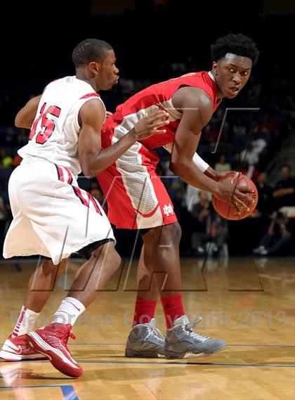 Thumbnail 2 in Etiwanda vs. Mater Dei (CIF SoCal Regional Open Division Final) photogallery.