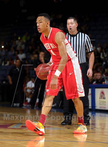 Thumbnail 3 in Etiwanda vs. Mater Dei (CIF SoCal Regional Open Division Final) photogallery.