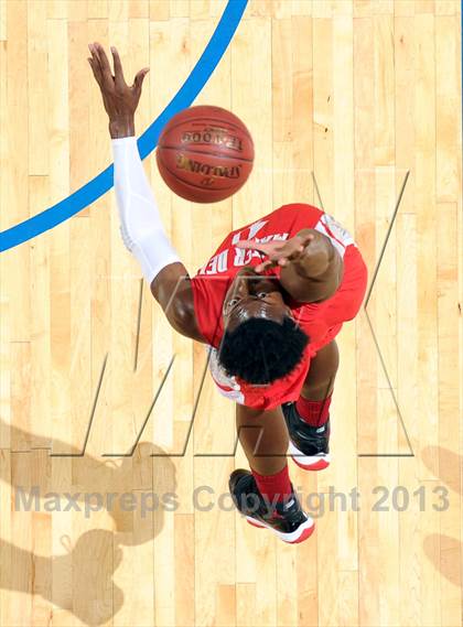 Thumbnail 1 in Etiwanda vs. Mater Dei (CIF SoCal Regional Open Division Final) photogallery.