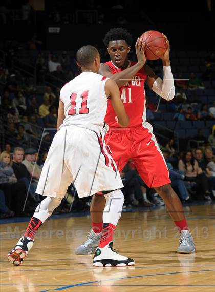 Thumbnail 1 in Etiwanda vs. Mater Dei (CIF SoCal Regional Open Division Final) photogallery.