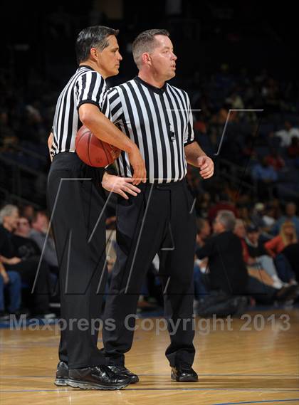 Thumbnail 3 in Etiwanda vs. Mater Dei (CIF SoCal Regional Open Division Final) photogallery.