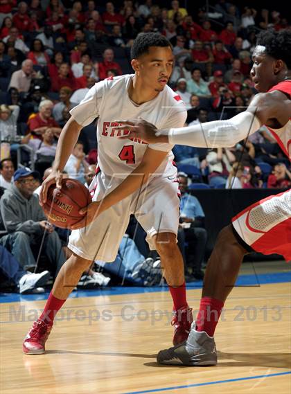 Thumbnail 2 in Etiwanda vs. Mater Dei (CIF SoCal Regional Open Division Final) photogallery.