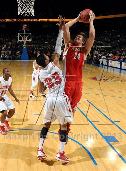 Thumbnail 2 in Etiwanda vs. Mater Dei (CIF SoCal Regional Open Division Final) photogallery.