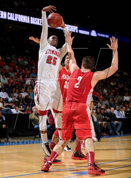 Thumbnail 3 in Etiwanda vs. Mater Dei (CIF SoCal Regional Open Division Final) photogallery.