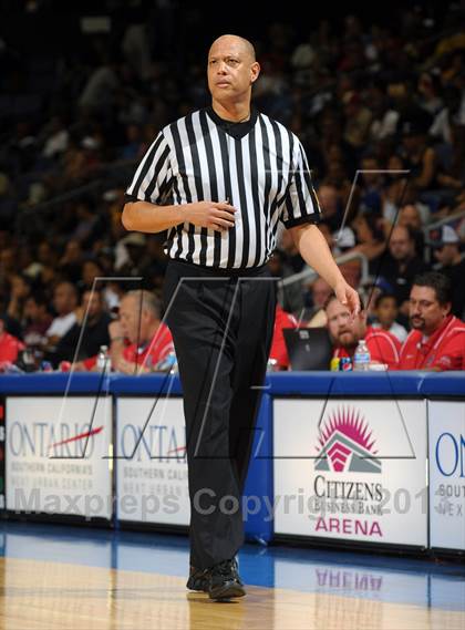 Thumbnail 2 in Etiwanda vs. Mater Dei (CIF SoCal Regional Open Division Final) photogallery.