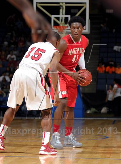 Thumbnail 1 in Etiwanda vs. Mater Dei (CIF SoCal Regional Open Division Final) photogallery.