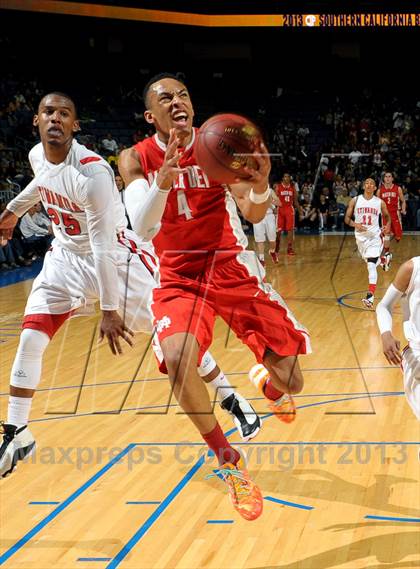 Thumbnail 3 in Etiwanda vs. Mater Dei (CIF SoCal Regional Open Division Final) photogallery.