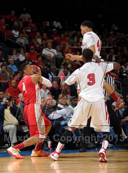 Thumbnail 2 in Etiwanda vs. Mater Dei (CIF SoCal Regional Open Division Final) photogallery.