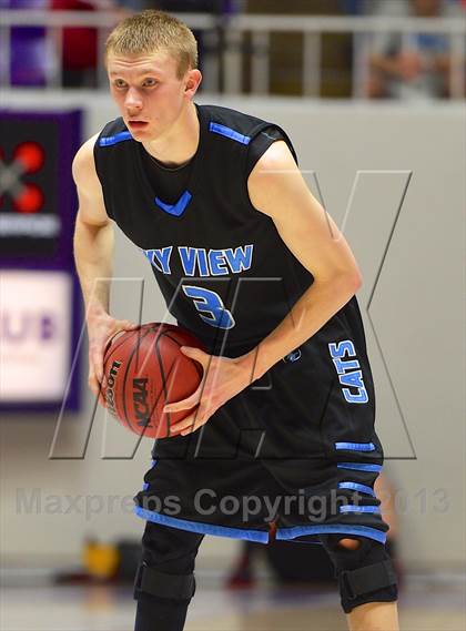 Thumbnail 2 in Sky View vs. Bountiful (UHSAA Region 4A Semifinal) photogallery.