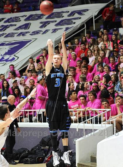 Thumbnail 3 in Sky View vs. Bountiful (UHSAA Region 4A Semifinal) photogallery.