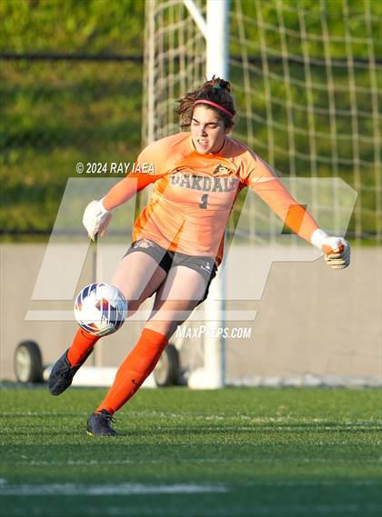 Thumbnail 2 in Rio Americano vs. Oakdale (CIF SJS D3 Final) photogallery.