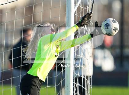 Thumbnail 3 in Rio Americano vs. Oakdale (CIF SJS D3 Final) photogallery.