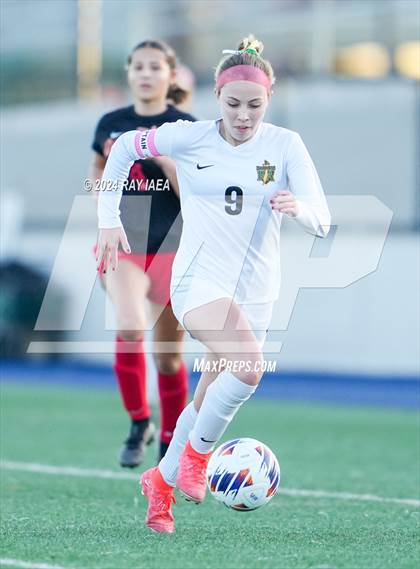 Thumbnail 2 in Rio Americano vs. Oakdale (CIF SJS D3 Final) photogallery.