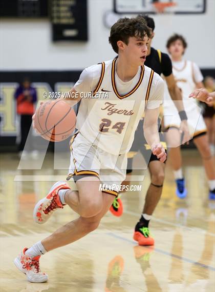 Thumbnail 3 in Dripping Springs vs. Stony Point (UIL 6A Basketball Bi-District Playoff) photogallery.