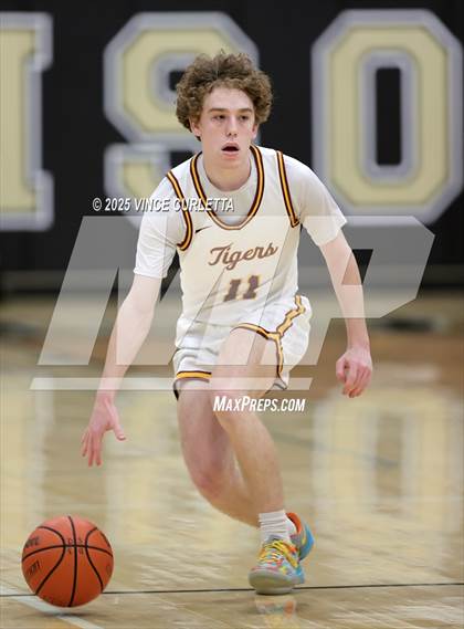 Thumbnail 1 in Dripping Springs vs. Stony Point (UIL 6A Basketball Bi-District Playoff) photogallery.