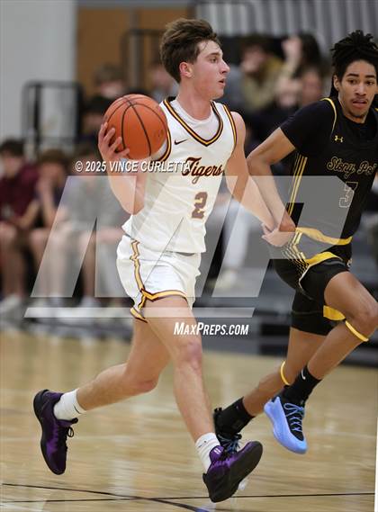 Thumbnail 2 in Dripping Springs vs. Stony Point (UIL 6A Basketball Bi-District Playoff) photogallery.