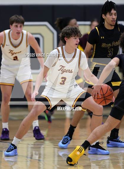 Thumbnail 1 in Dripping Springs vs. Stony Point (UIL 6A Basketball Bi-District Playoff) photogallery.