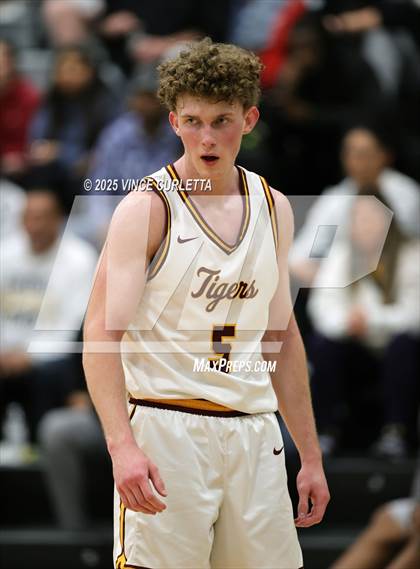 Thumbnail 1 in Dripping Springs vs. Stony Point (UIL 6A Basketball Bi-District Playoff) photogallery.