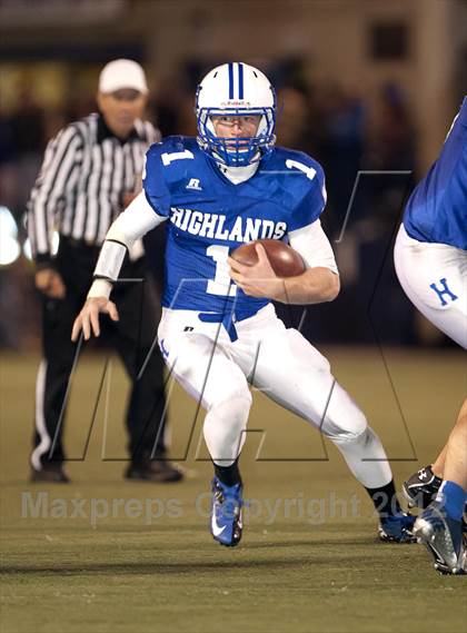 Thumbnail 3 in Covington Cahtolic @ Highlands (KHSAA Playoffs) photogallery.