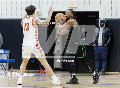 Thumbnail 2 in Peoria Notre Dame vs Alton (Illinois Classic) photogallery.