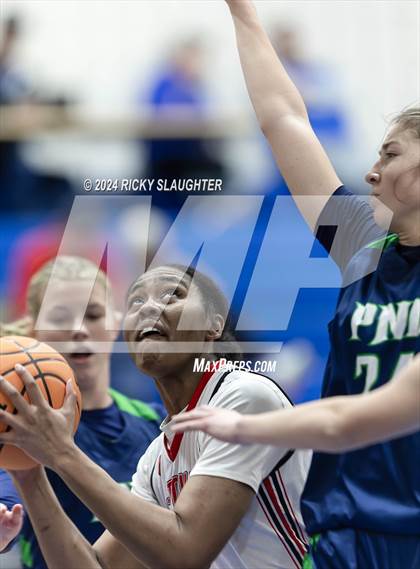 Thumbnail 2 in Peoria Notre Dame vs Alton (Illinois Classic) photogallery.