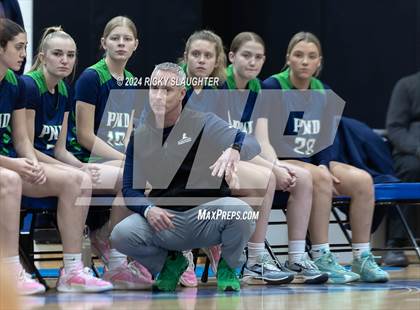 Thumbnail 2 in Peoria Notre Dame vs Alton (Illinois Classic) photogallery.