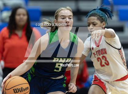 Thumbnail 1 in Peoria Notre Dame vs Alton (Illinois Classic) photogallery.