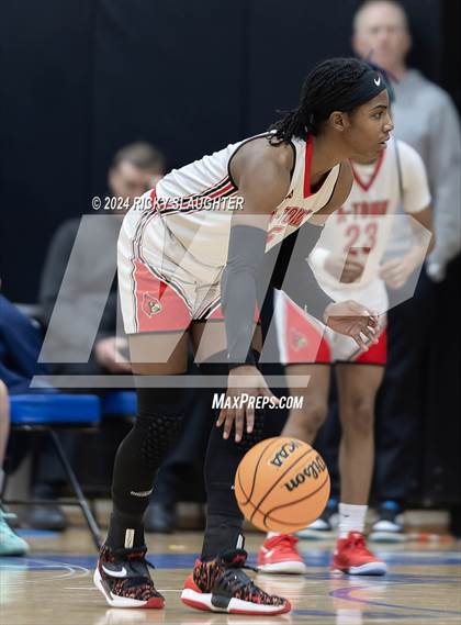 Thumbnail 2 in Peoria Notre Dame vs Alton (Illinois Classic) photogallery.