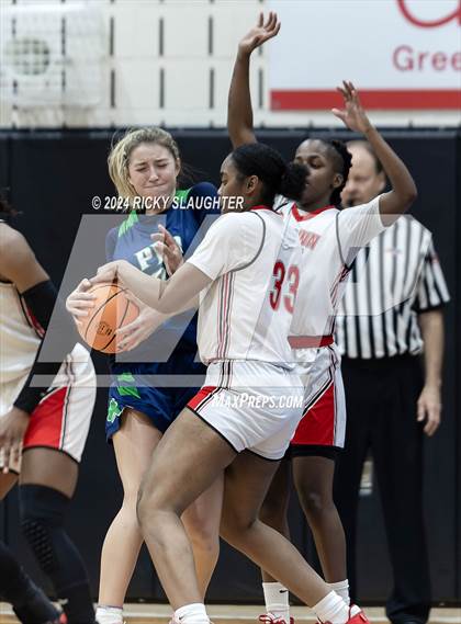 Thumbnail 2 in Peoria Notre Dame vs Alton (Illinois Classic) photogallery.