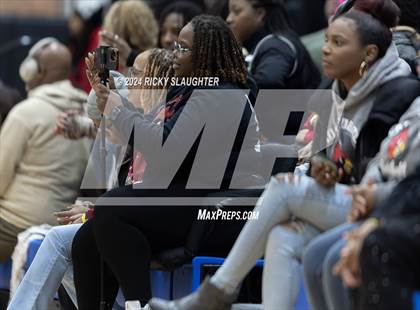 Thumbnail 1 in Peoria Notre Dame vs Alton (Illinois Classic) photogallery.