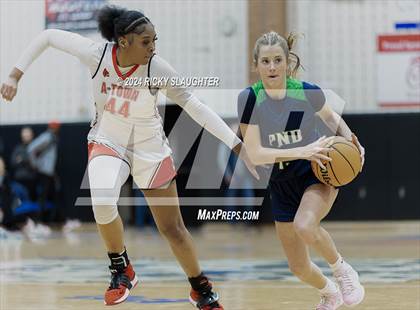 Thumbnail 3 in Peoria Notre Dame vs Alton (Illinois Classic) photogallery.