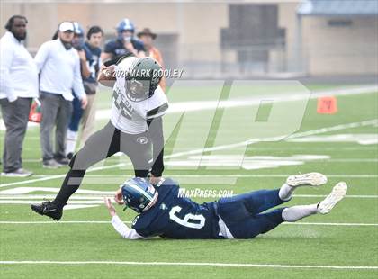 Thumbnail 2 in Live Oak Classical vs. Vanguard College Prep (TAPPS 6-man D2 Area Playoff) photogallery.