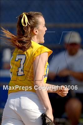 Thumbnail 2 in Garey @ Charter Oak photogallery.