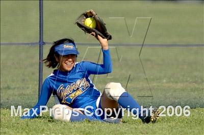 Thumbnail 1 in Garey @ Charter Oak photogallery.