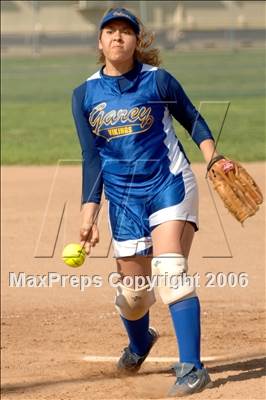 Thumbnail 1 in Garey @ Charter Oak photogallery.