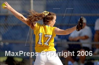 Thumbnail 1 in Garey @ Charter Oak photogallery.
