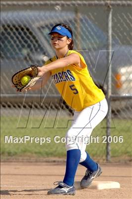 Thumbnail 2 in Garey @ Charter Oak photogallery.