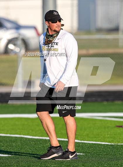 Thumbnail 3 in Henrietta vs. Whitesboro (Scrimmage) photogallery.