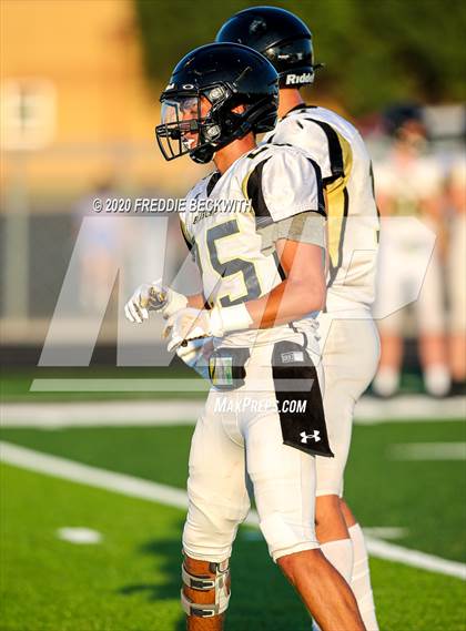 Thumbnail 3 in Henrietta vs. Whitesboro (Scrimmage) photogallery.